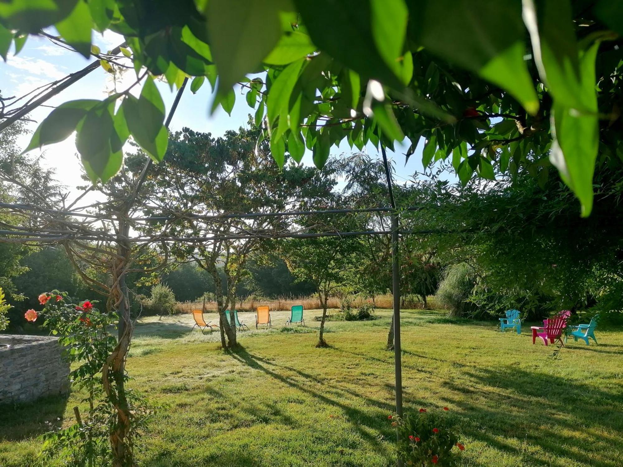 Le Verger Du Paradis Beaulieu-sur-Sonnette Extérieur photo